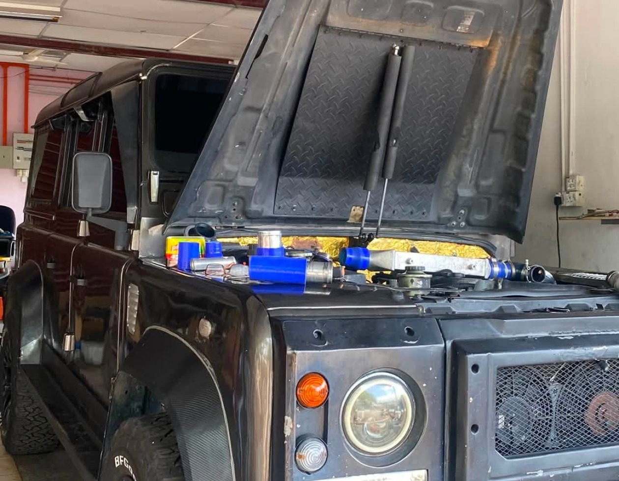 Servis Ruang Enjin Defender